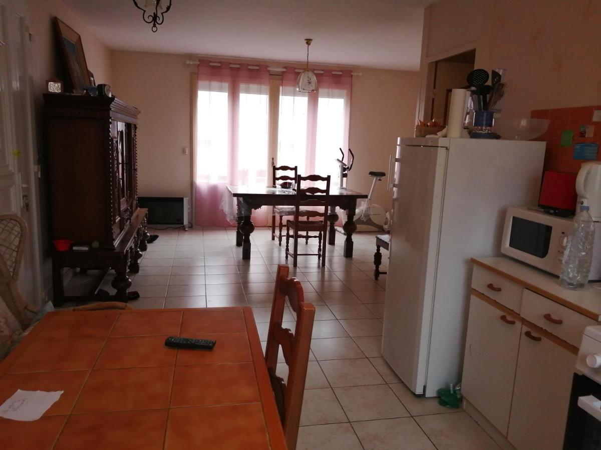 Bed and Breakfast La Pomponnette Bouresse Экстерьер фото